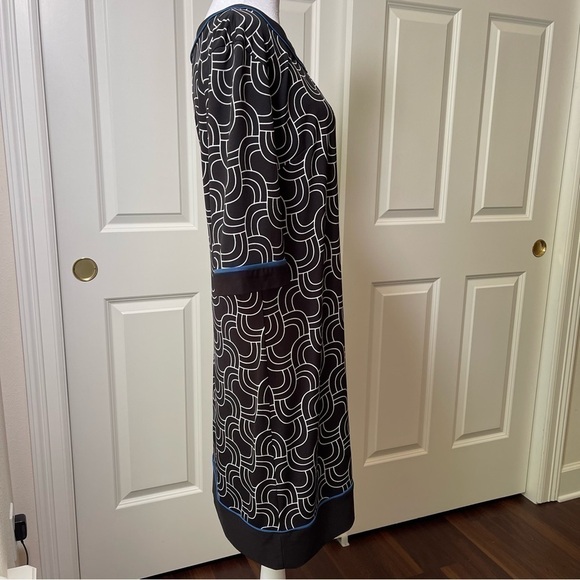 R&K Shift Dress Scoop Neck Elbow Length Sleeves Black White Blue Geo Print - Picture 2 of 11